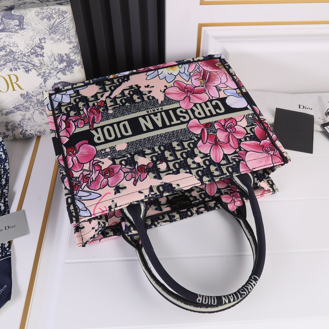 Anum Bags Detail