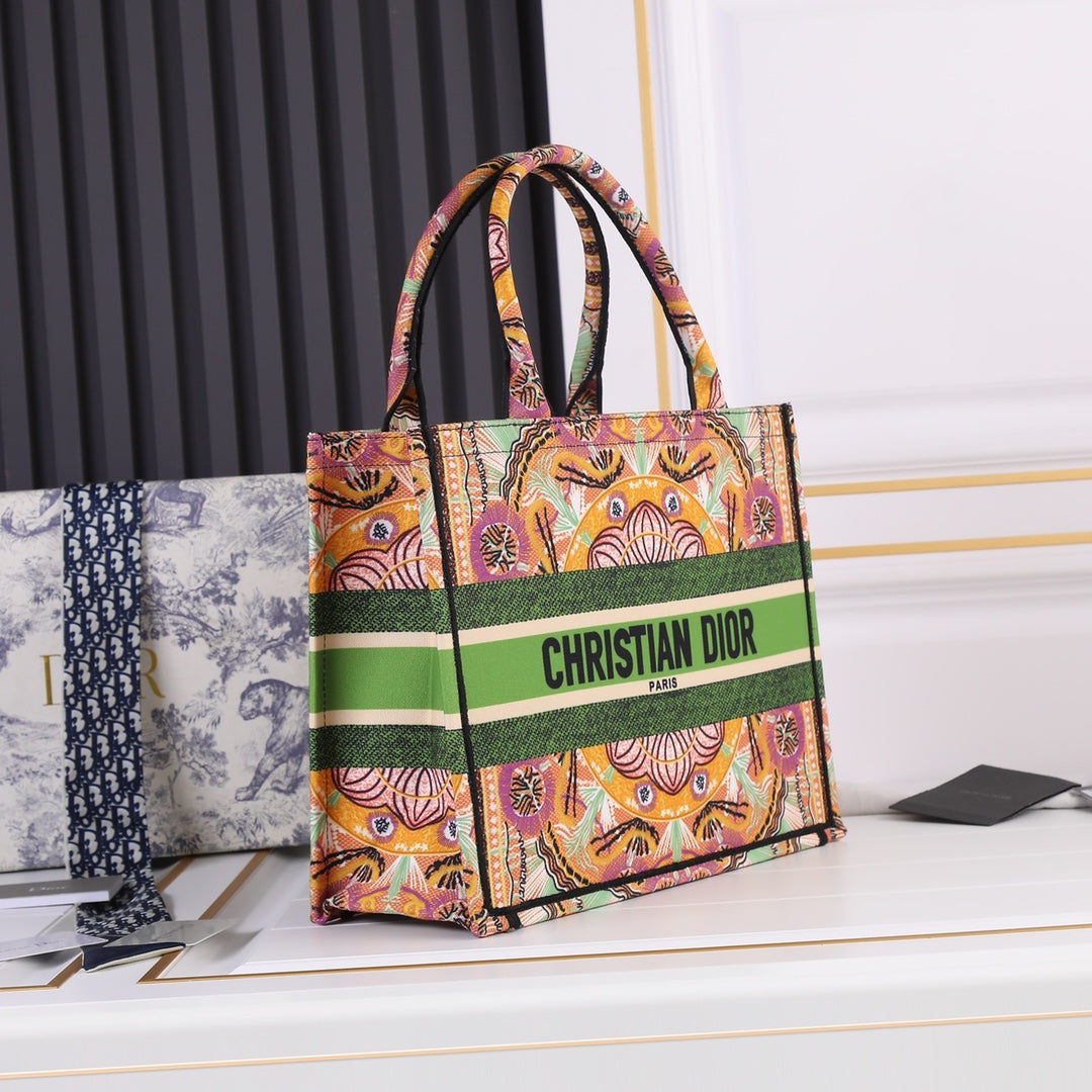 Anum Bags Detail