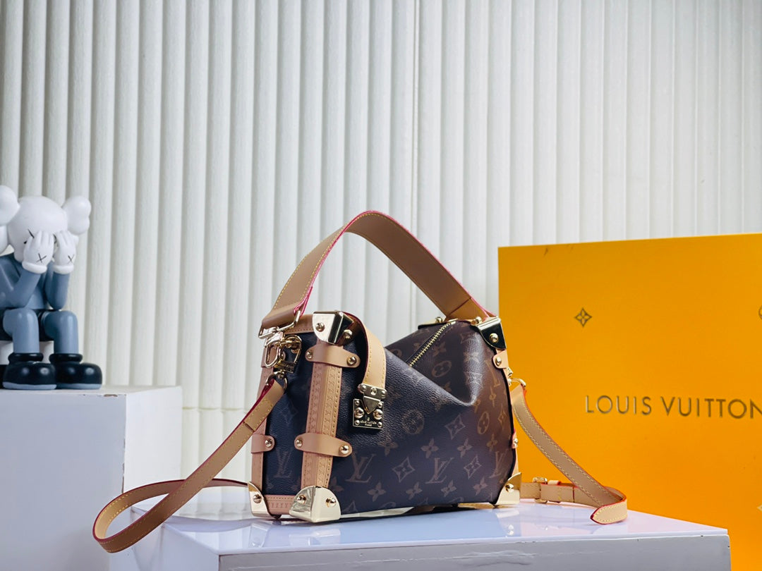 Anum Bags Detail