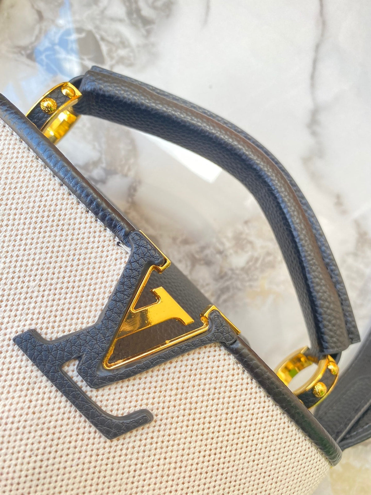 Anum Bags Detail