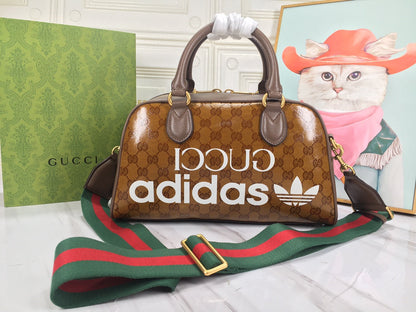 Anum Bags Detail