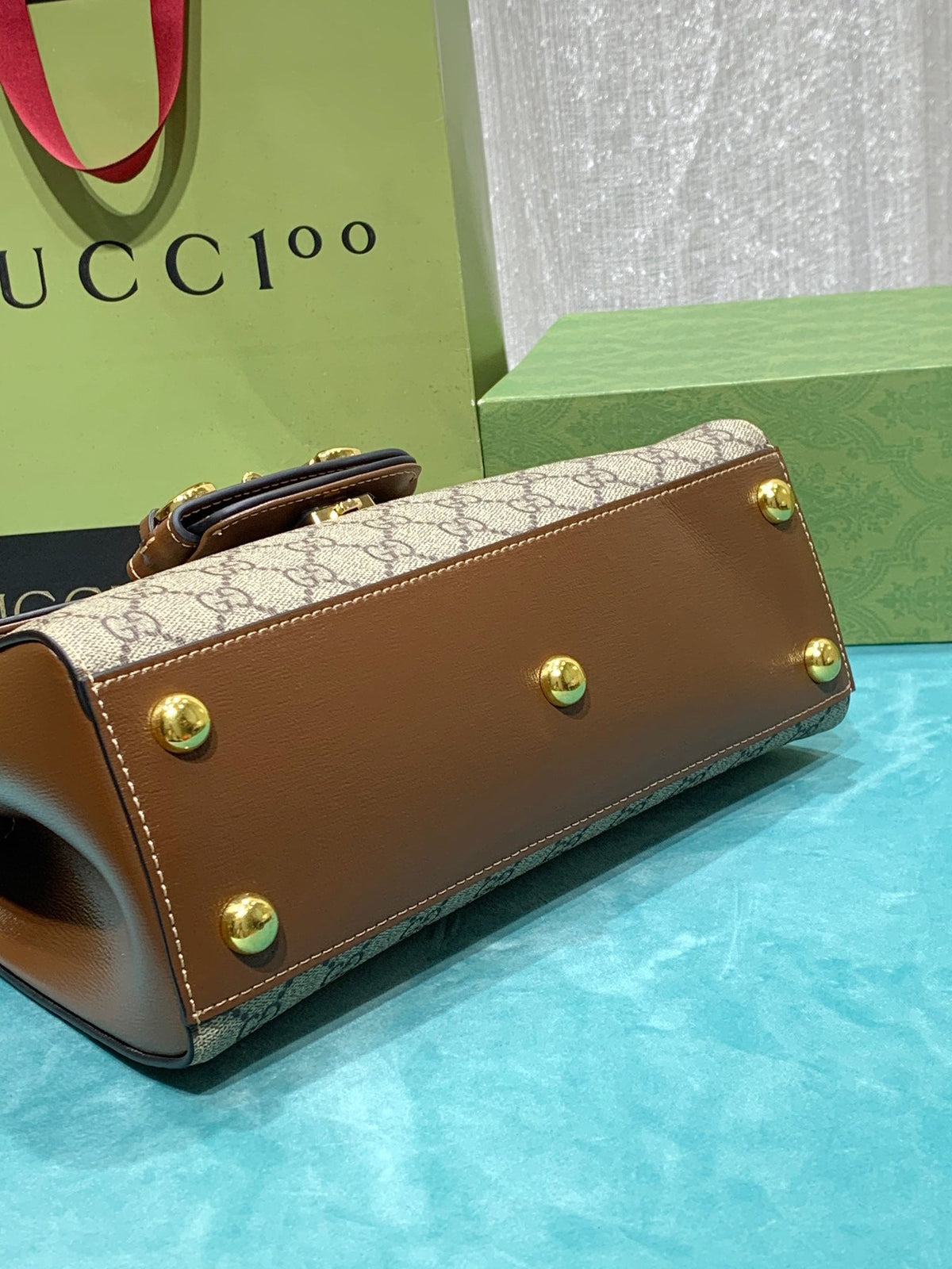 Anum Bags Detail