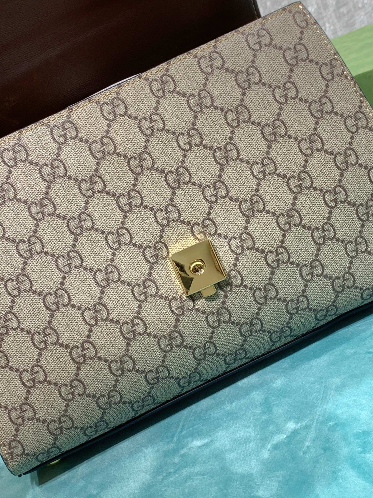 Anum Bags Detail