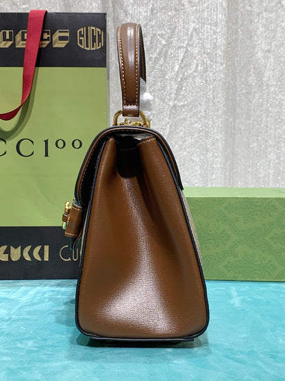 Anum Bags Detail