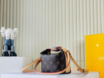 Anum Bags Detail