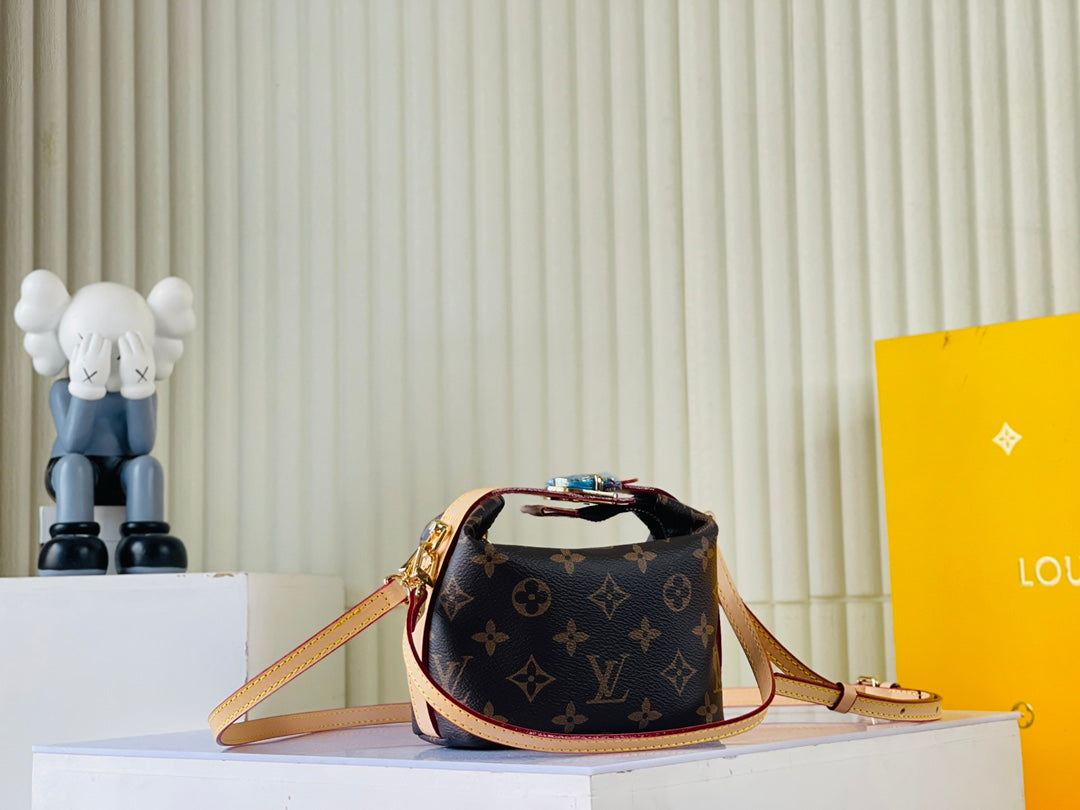 Anum Bags Detail