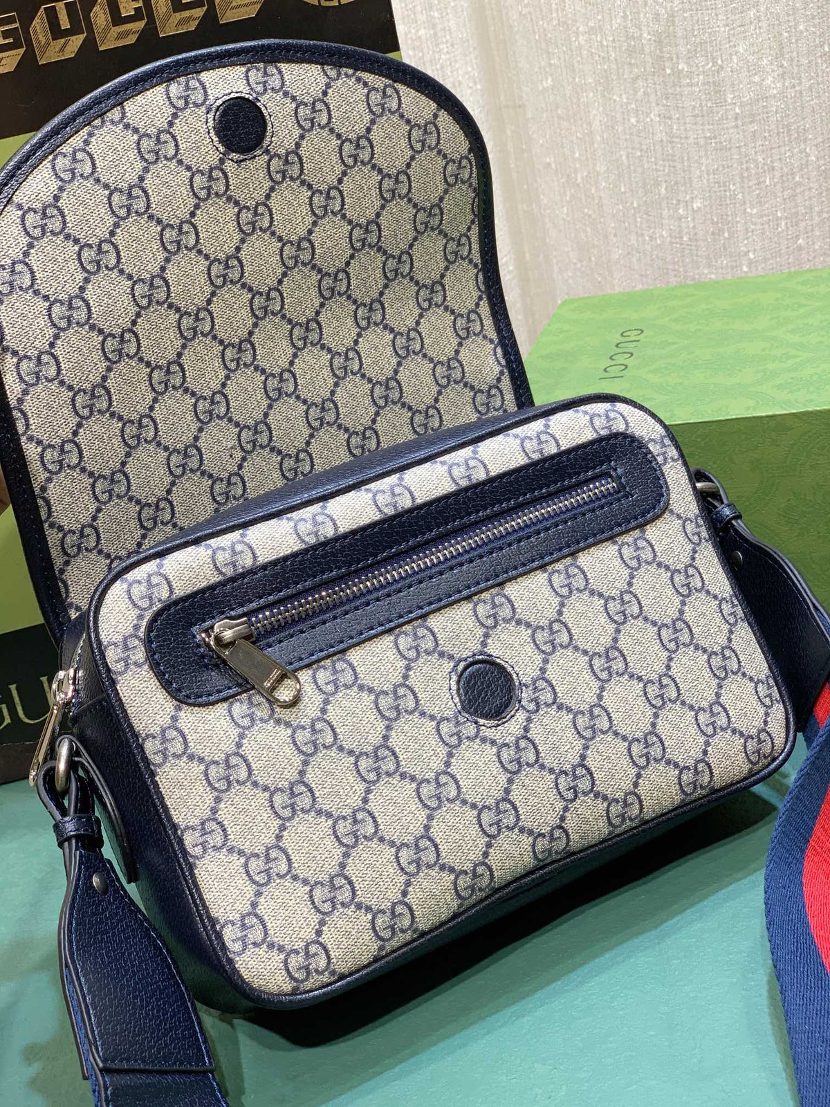 Anum Bags Detail