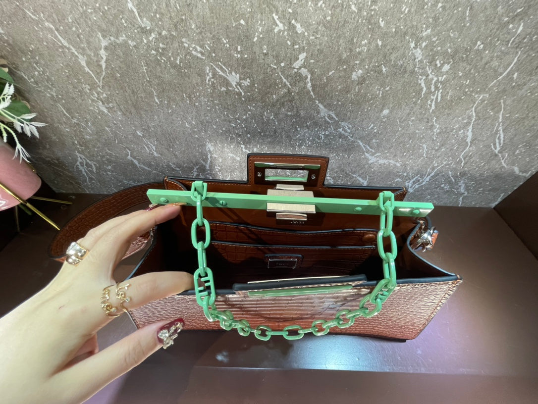 Anum Bags Detail