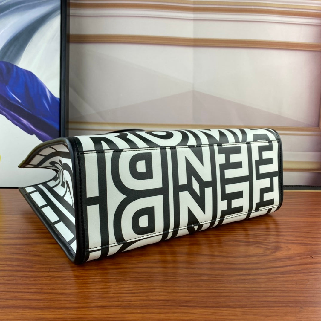 Anum Bags Detail