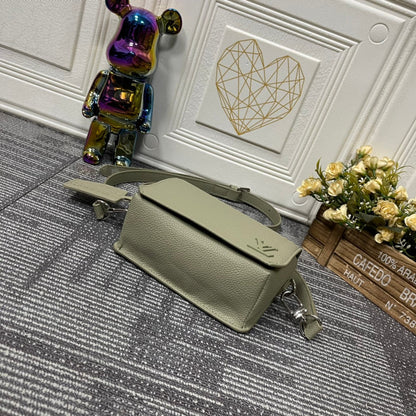 Anum Bags Detail