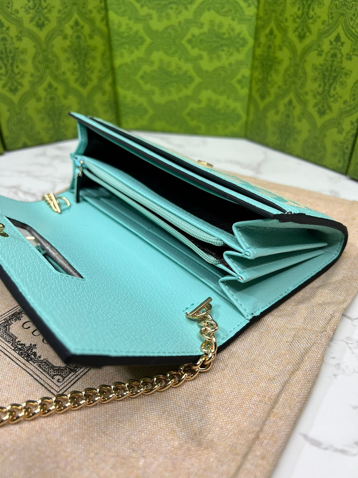 Anum Bags Detail