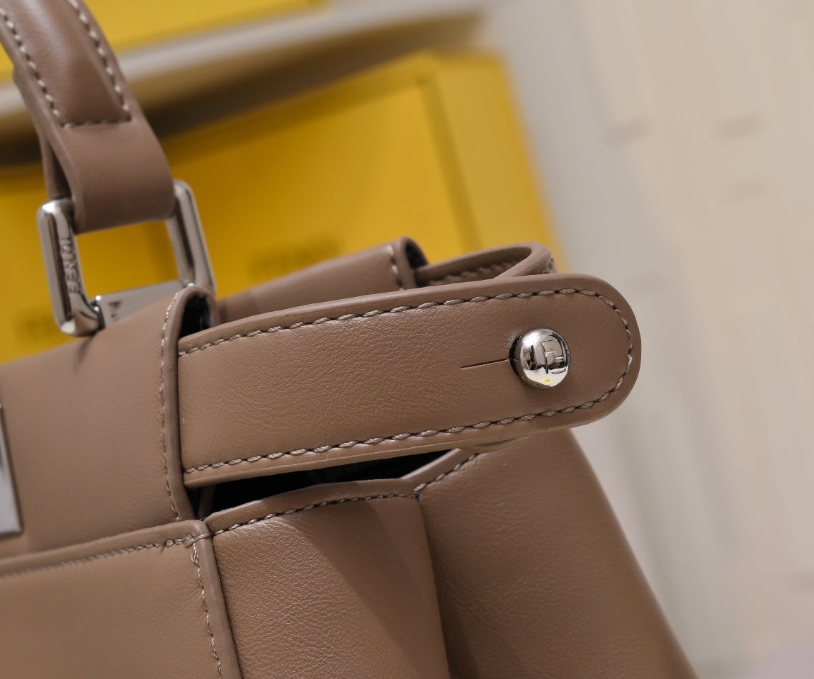 Anum Bags Detail