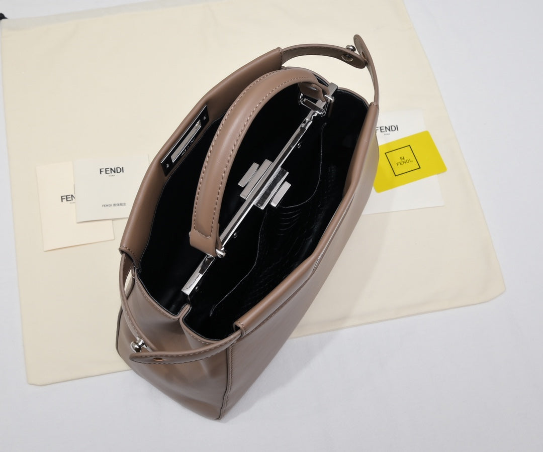 Anum Bags Detail