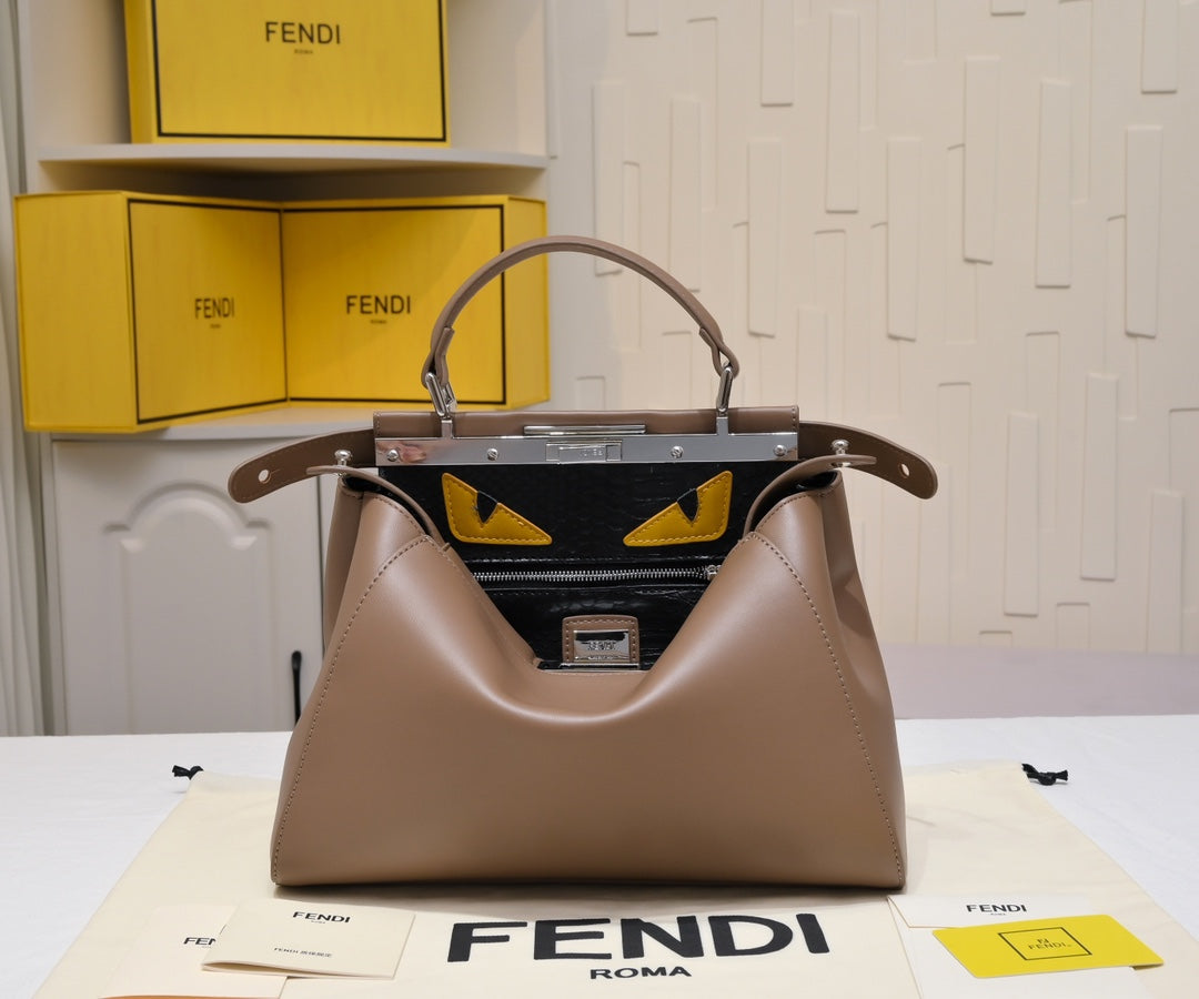 Anum Bags Detail