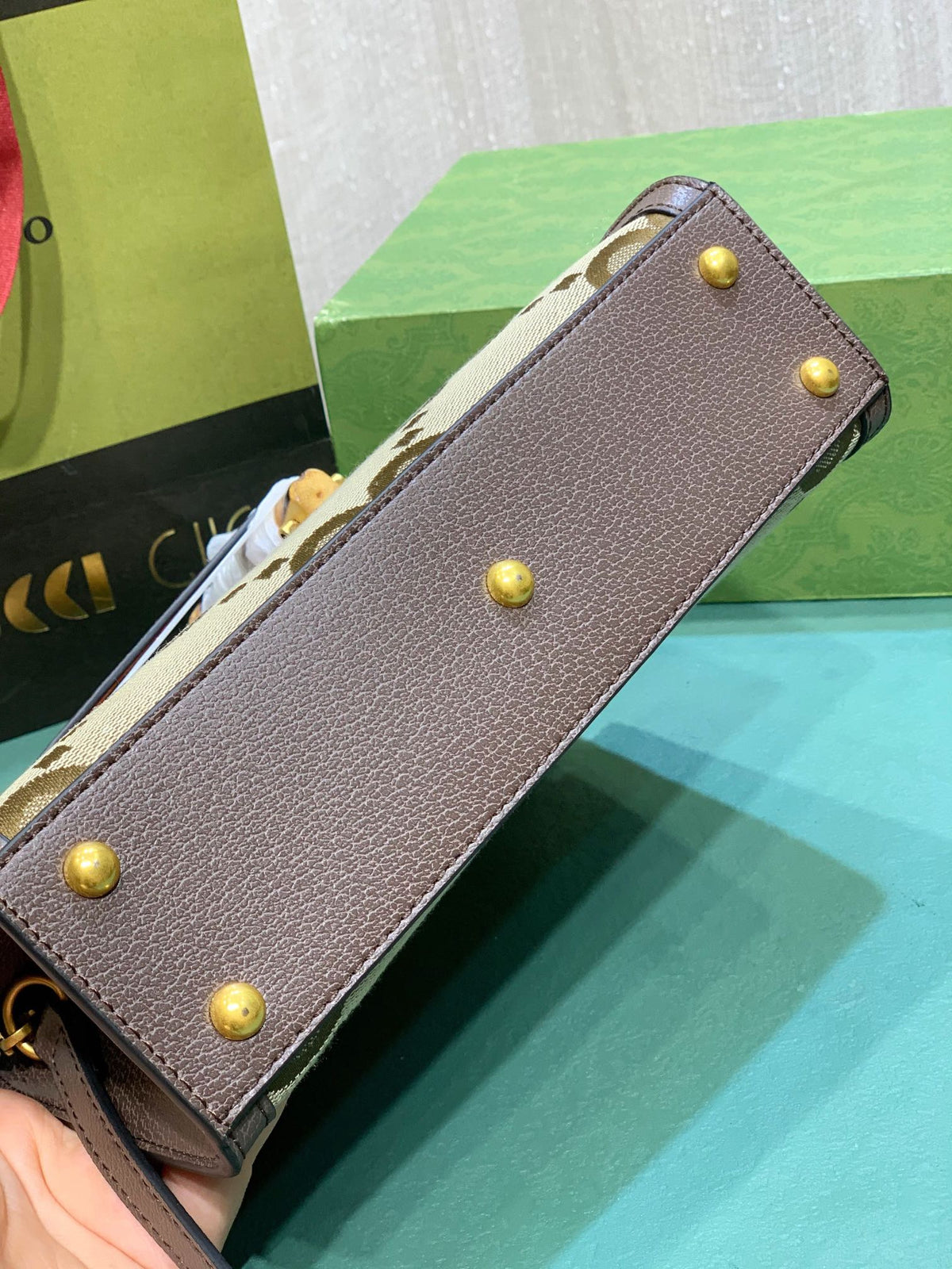 Anum Bags Detail