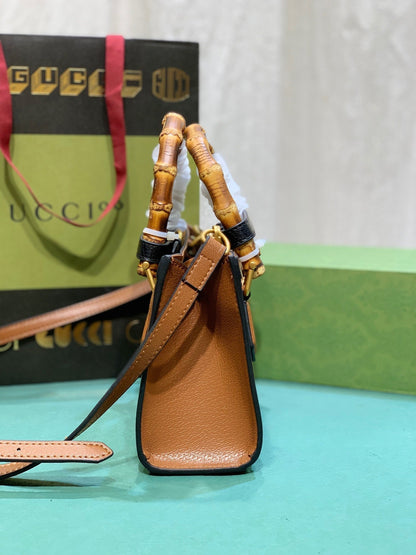 Anum Bags Detail