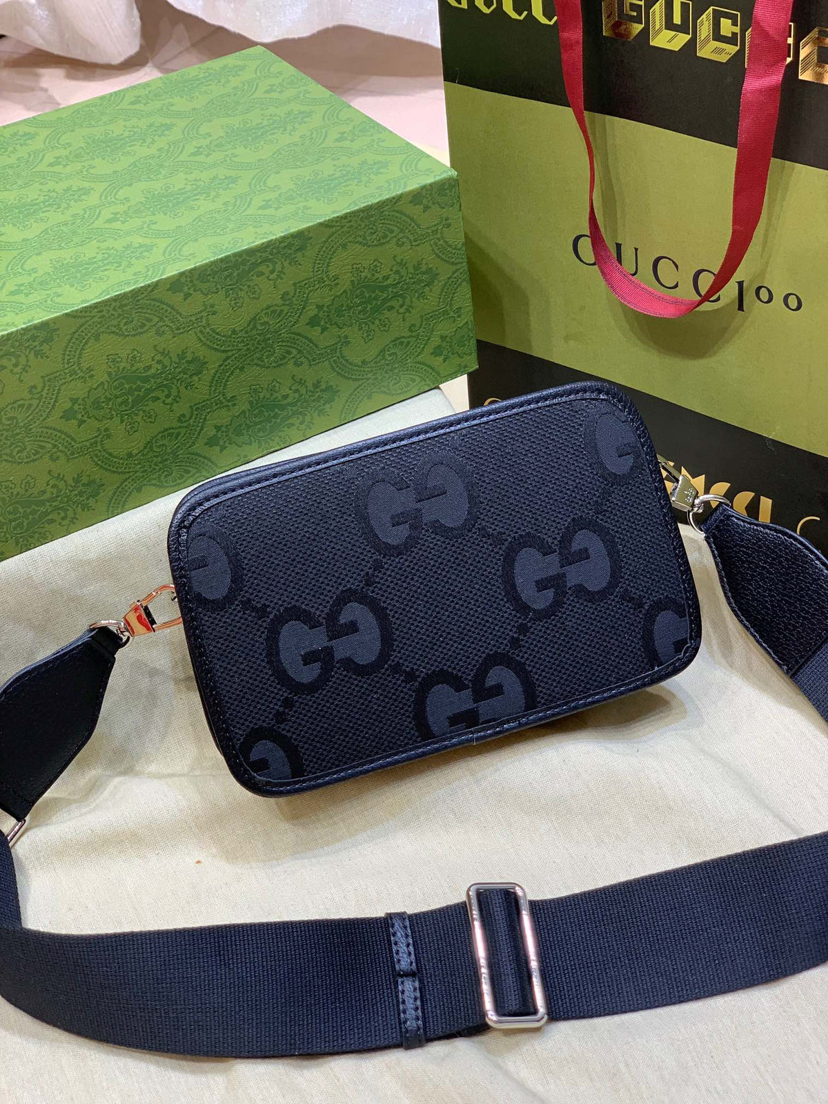 Anum Bags Detail