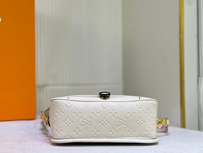 Anum Bags Detail