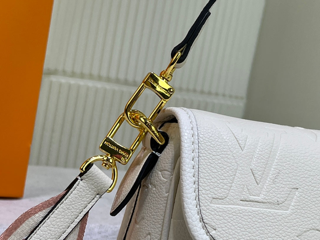 Anum Bags Detail