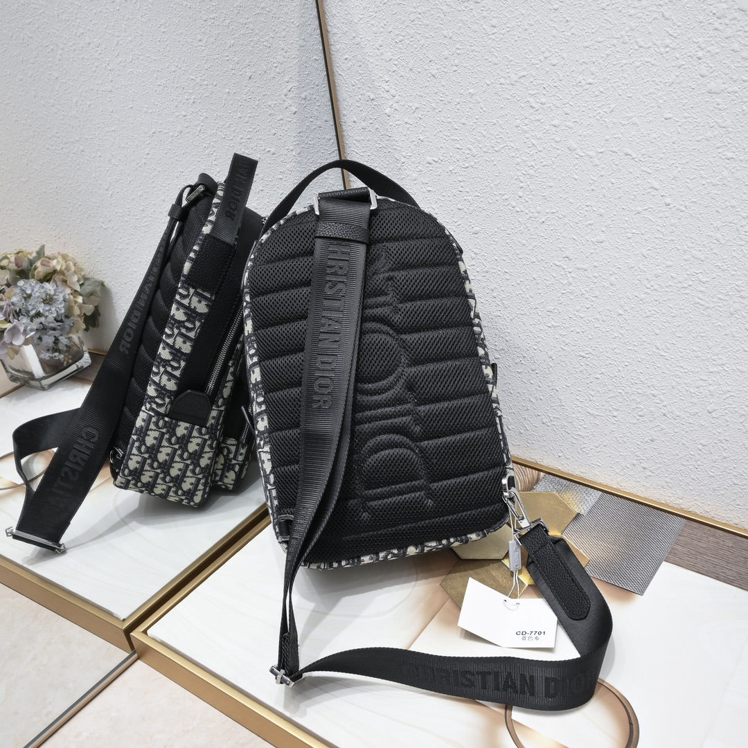 Anum Bags Detail