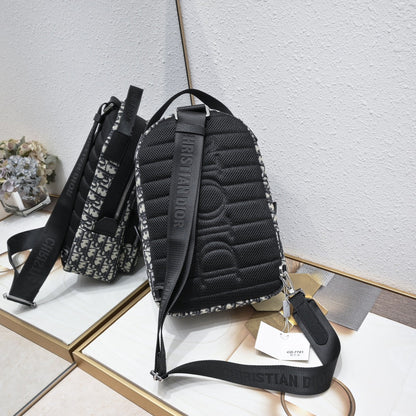 Anum Bags Detail