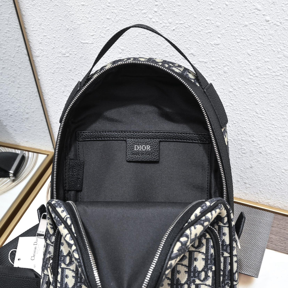 Anum Bags Detail