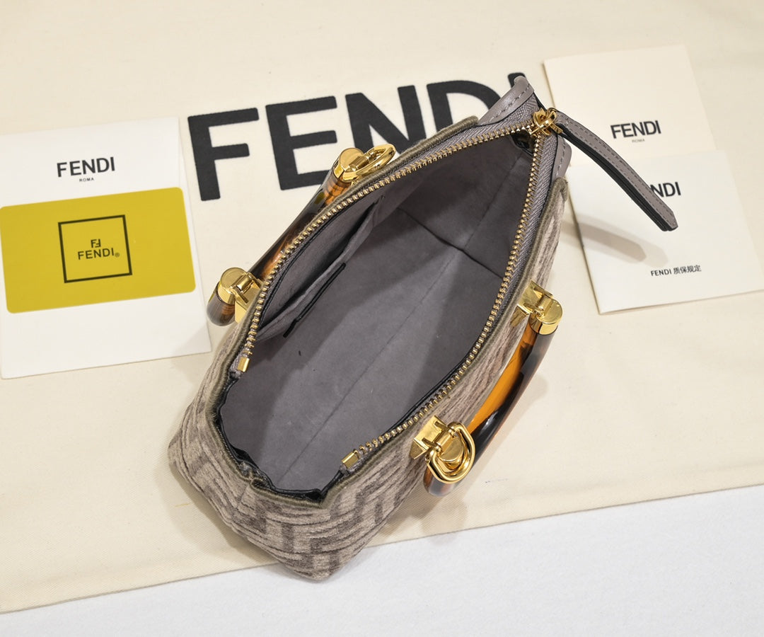 Anum Bags Detail