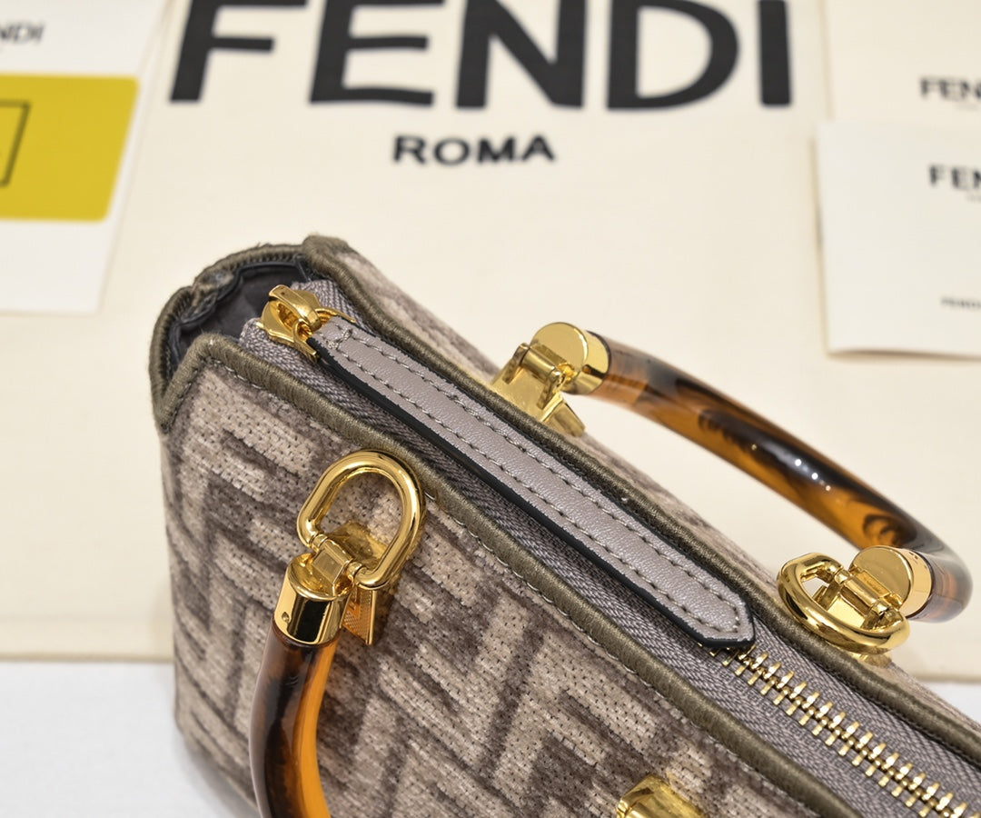 Anum Bags Detail