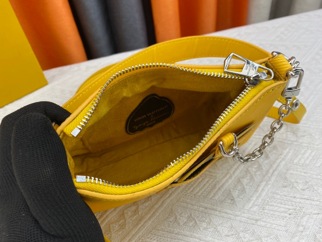Anum Bags Detail