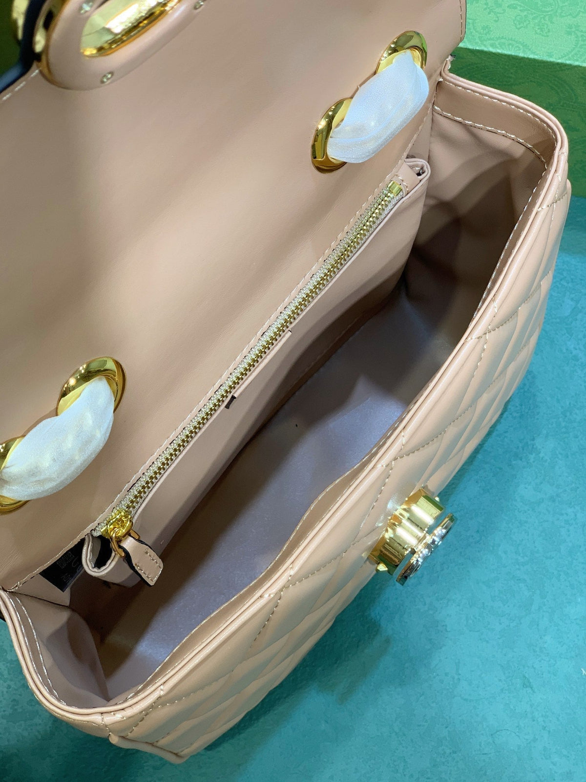 Anum Bags Detail