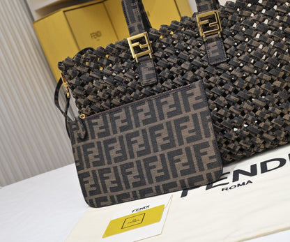 Anum Bags Detail