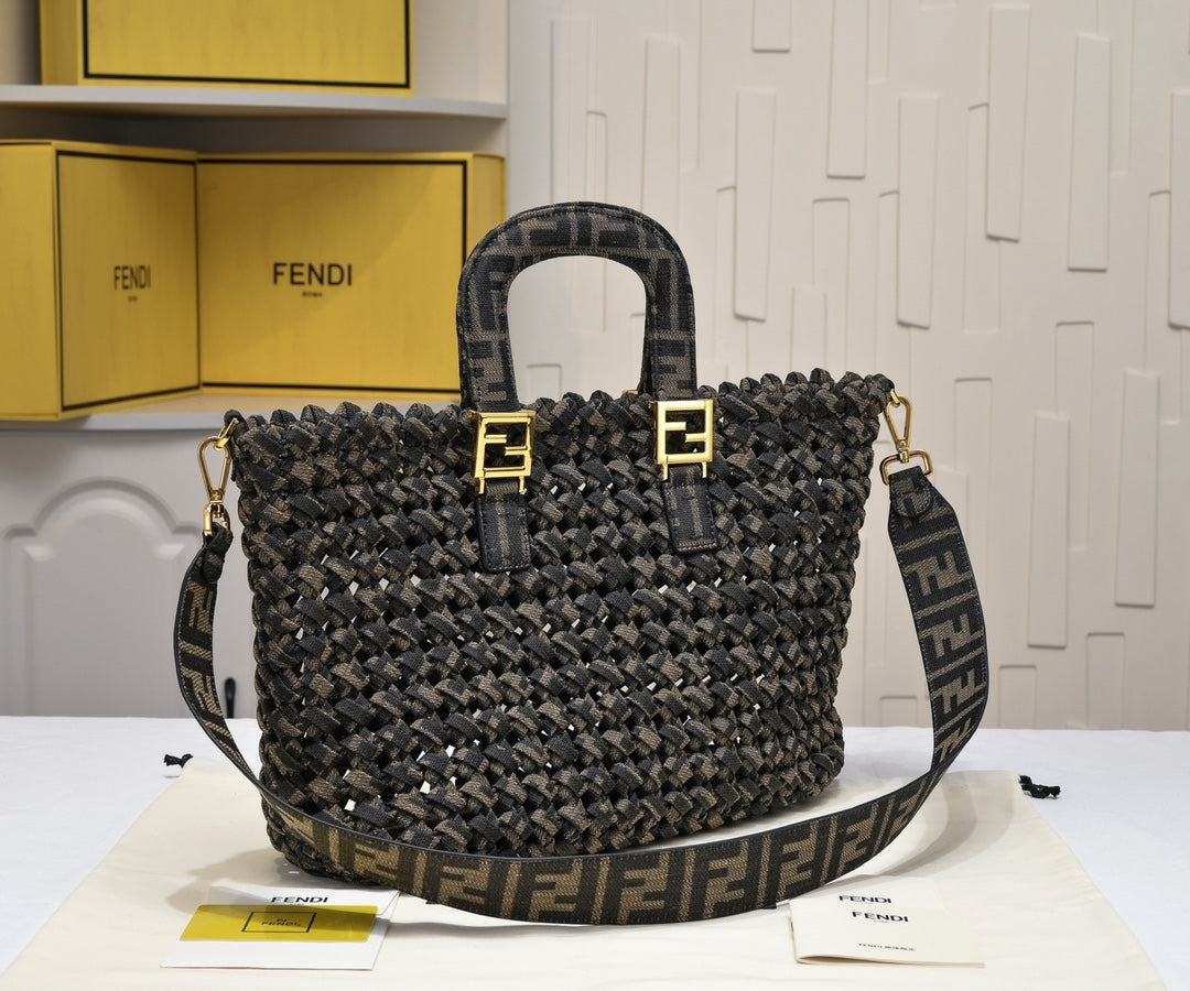 Anum Bags Detail