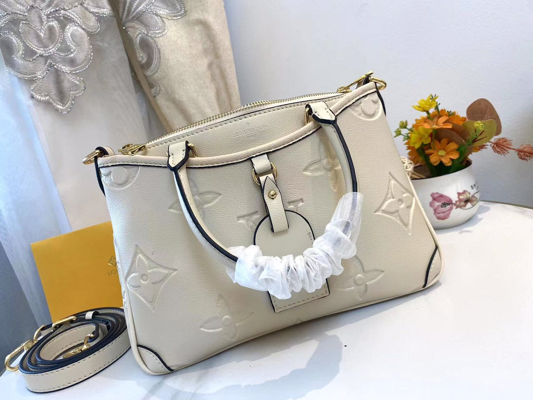 Anum Bags Detail