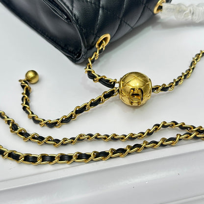 Anum Bags Detail