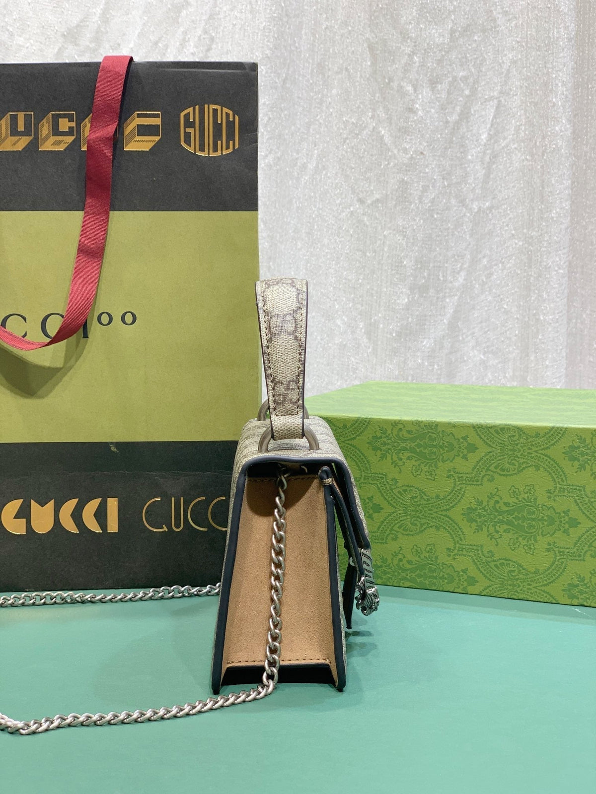 Anum Bags Detail