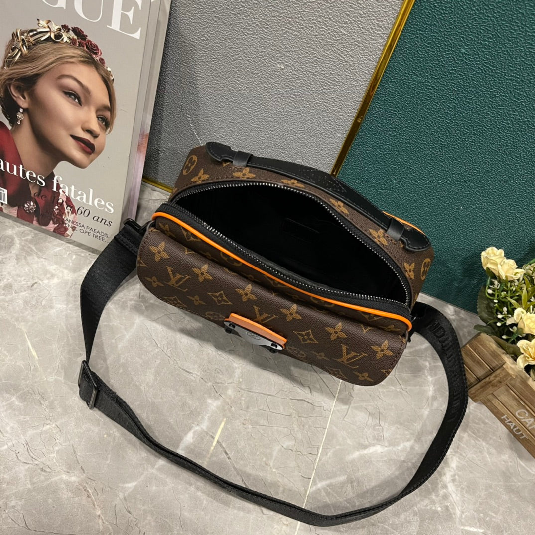 Anum Bags Detail