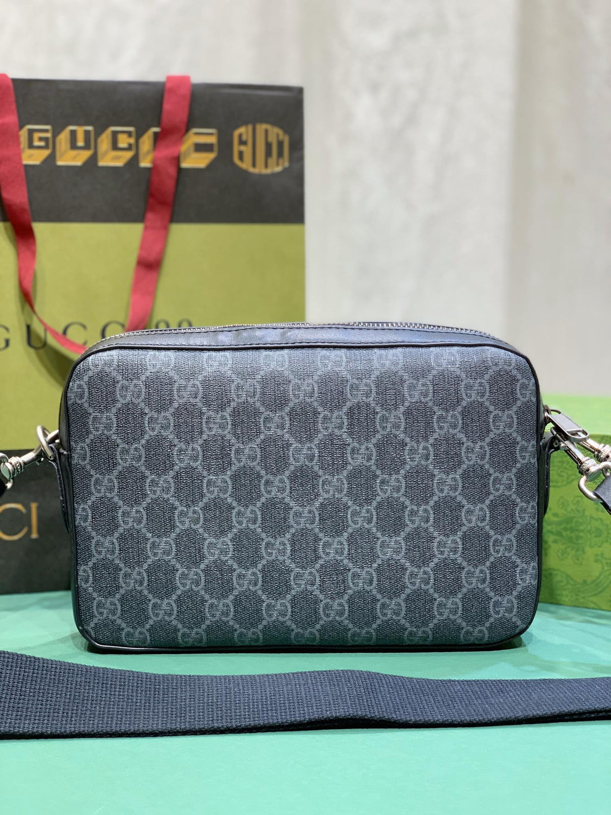 Anum Bags Detail