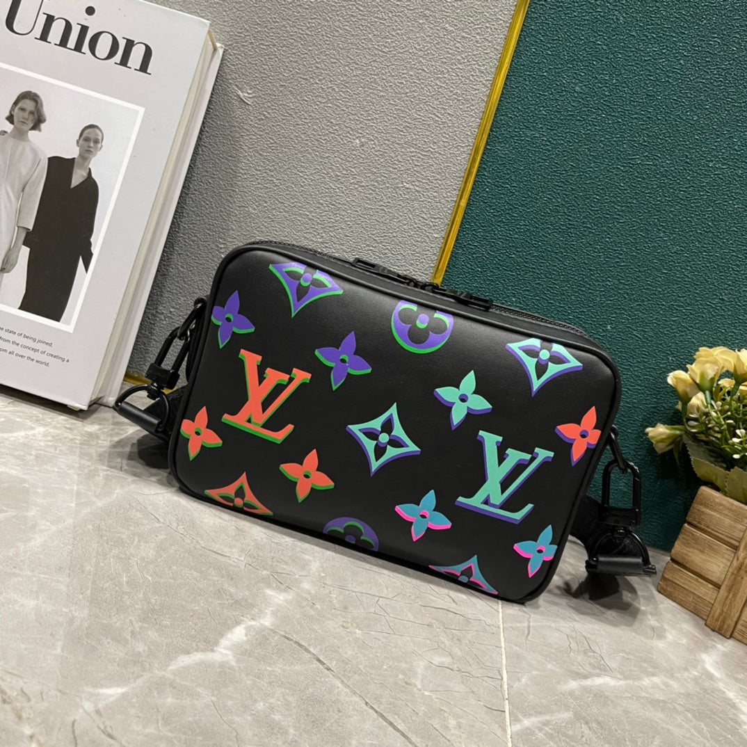 Anum Bags Detail