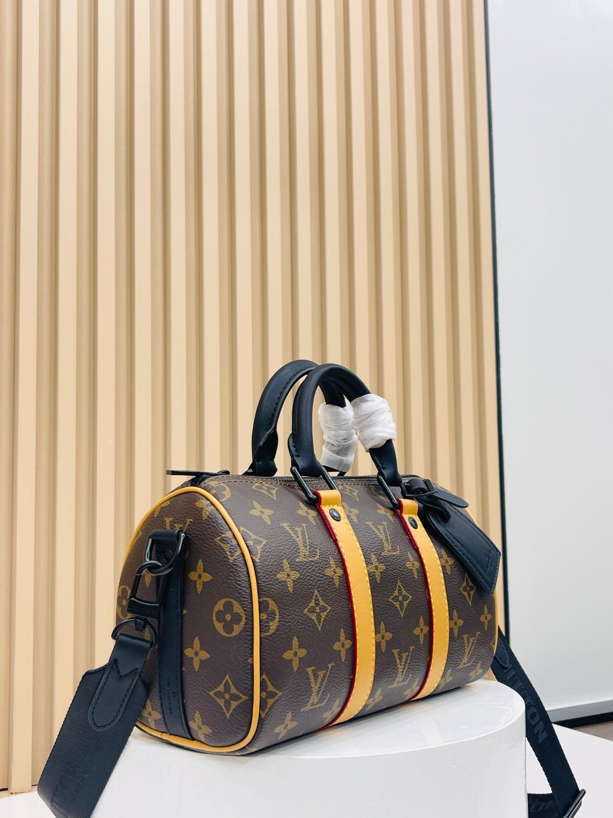 Anum Bags Detail