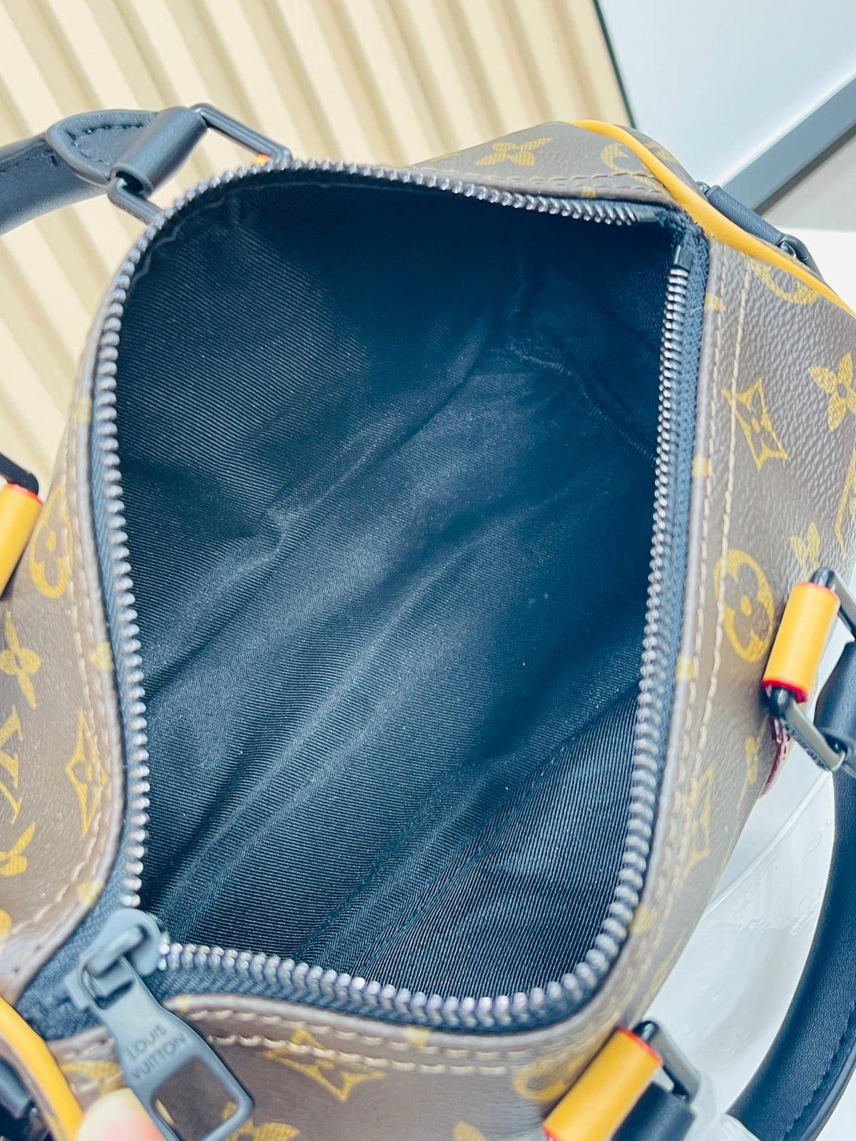 Anum Bags Detail