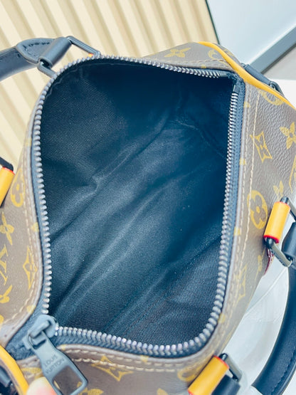 Anum Bags Detail