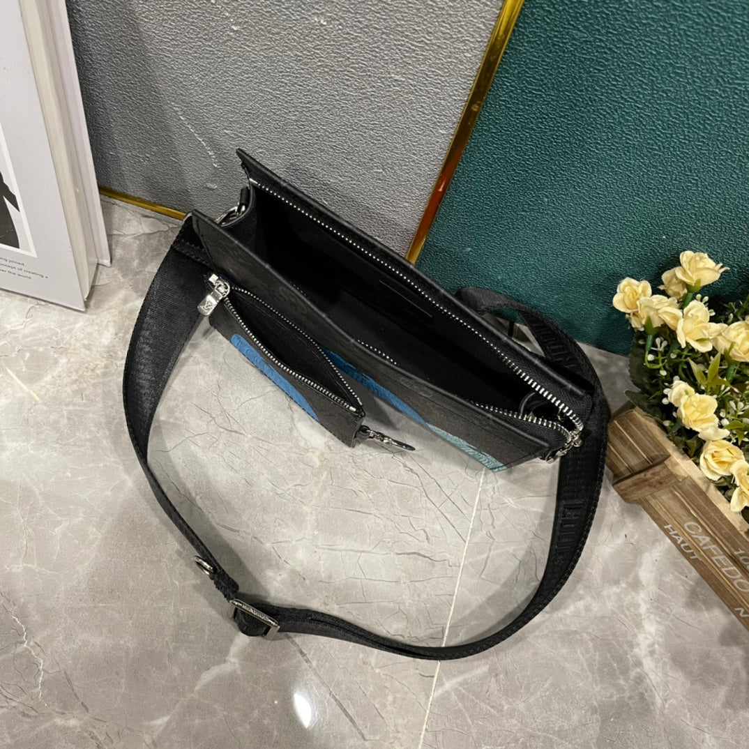 Anum Bags Detail