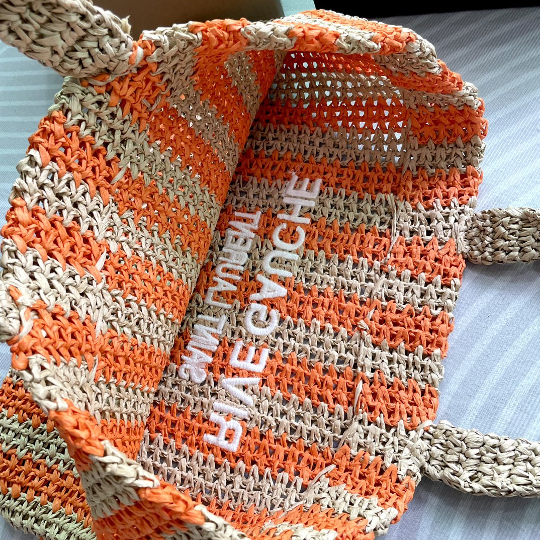 Anum Bags Detail