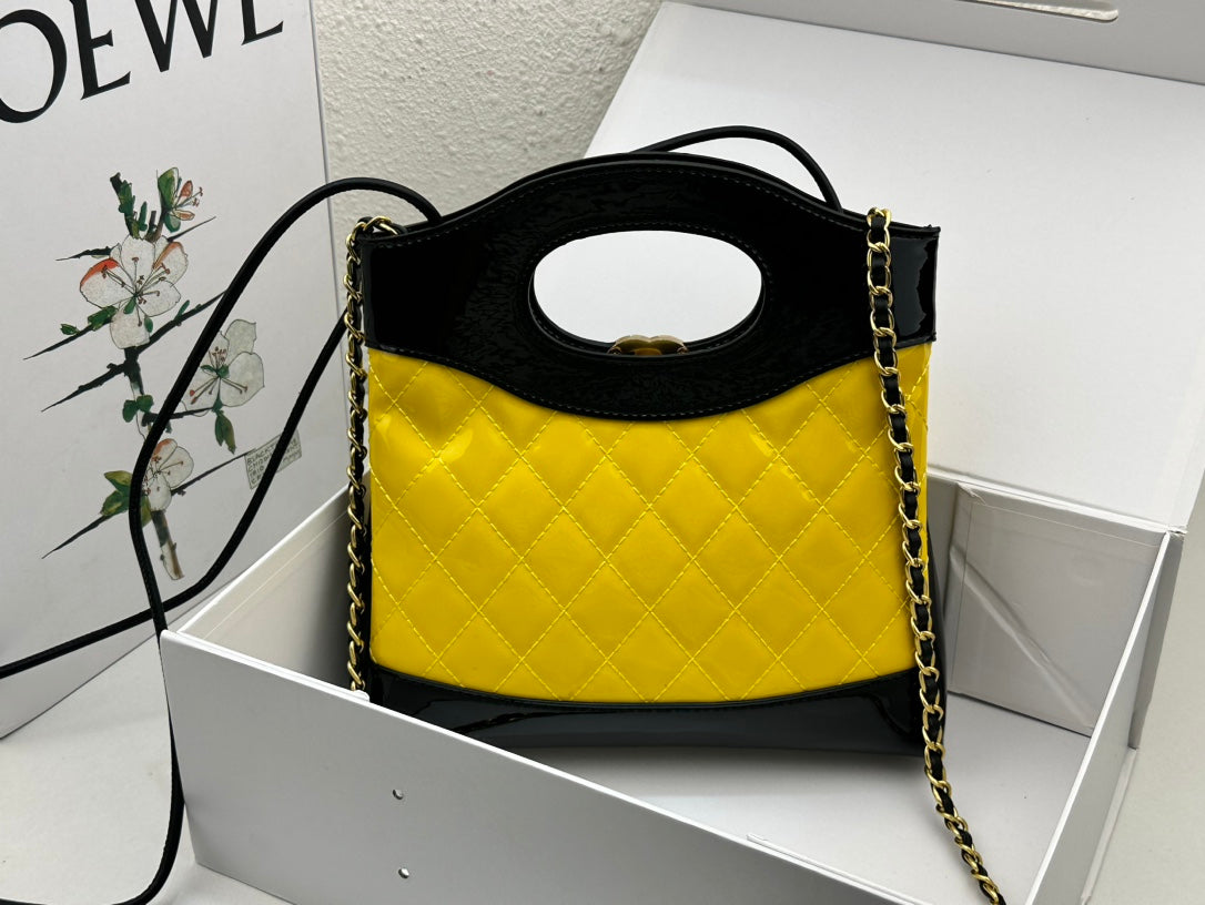 Anum Bags Detail