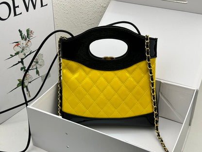 Anum Bags Detail