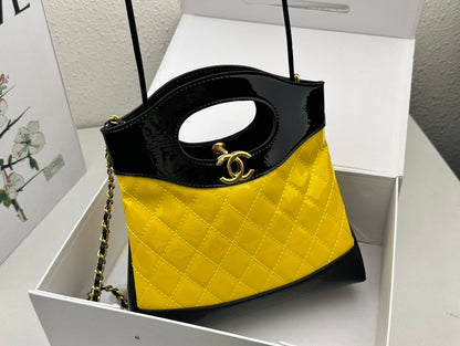 Anum Bags Detail