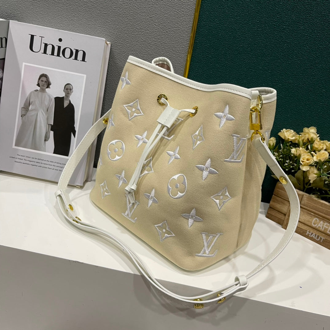 Anum Bags Detail