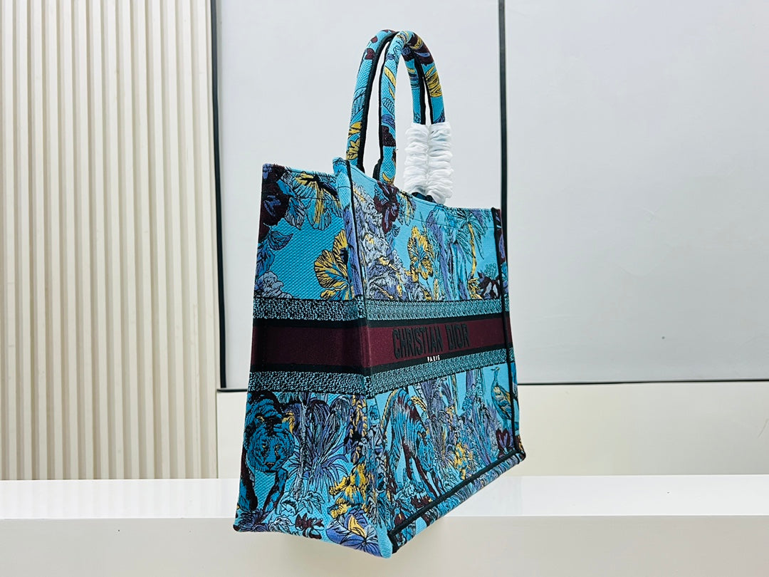 Anum Bags Detail