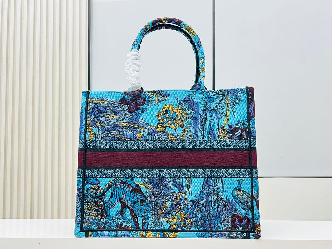 Anum Bags Detail