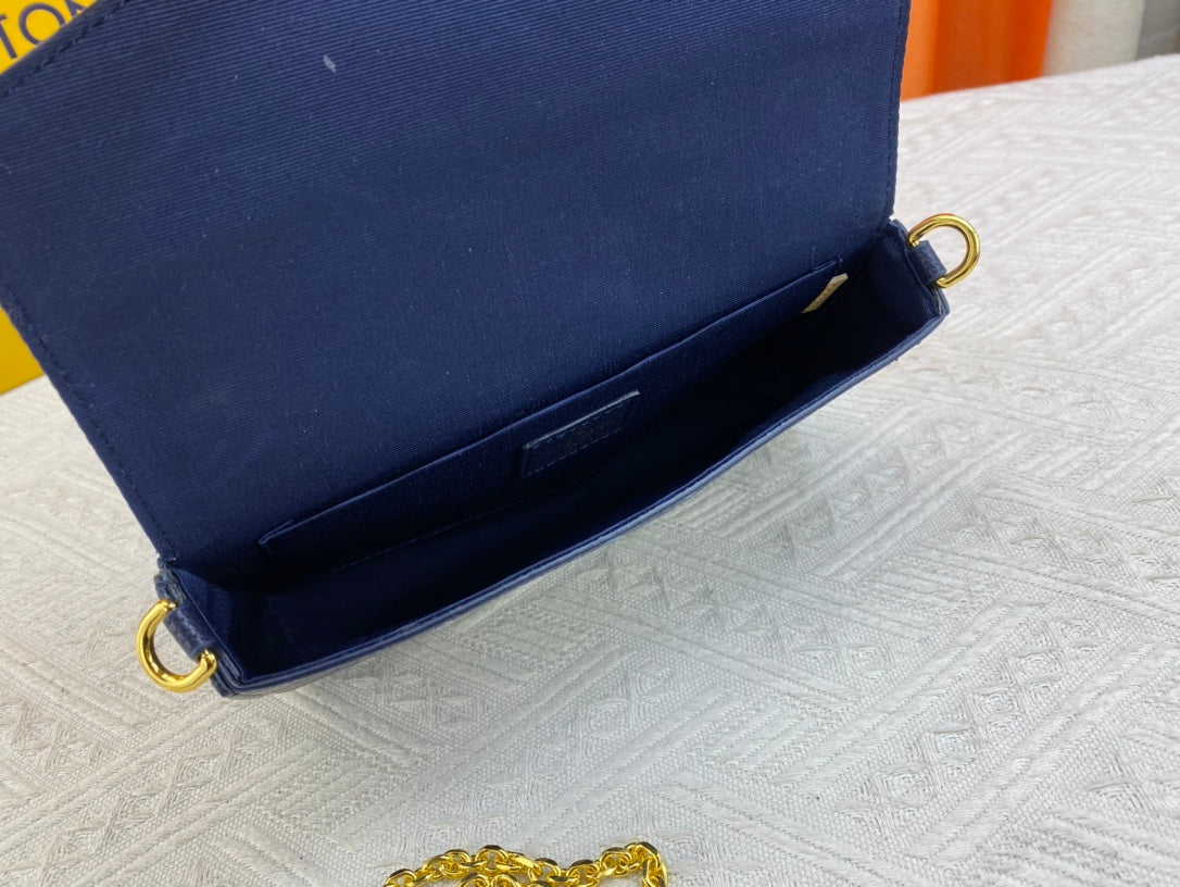 Anum Bags Detail